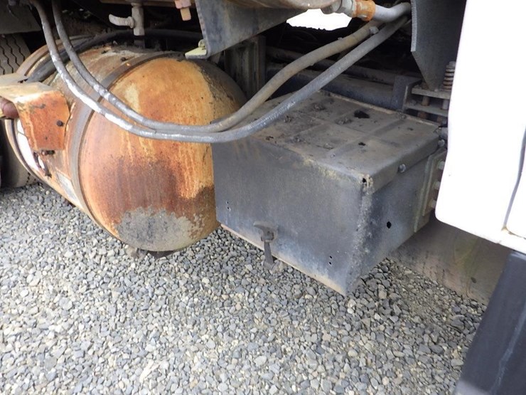 1995-ford-f800-image-19