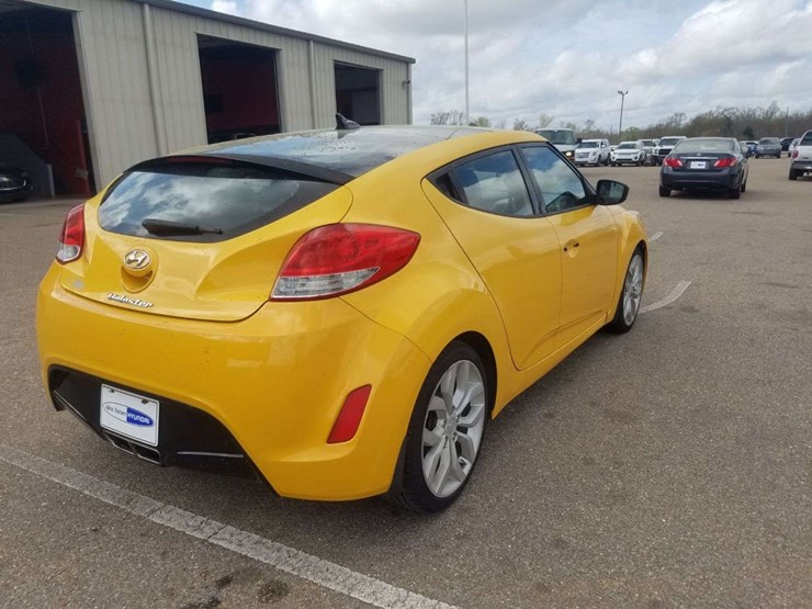 2012-hyundai-veloster-3d-coupe,-image-1