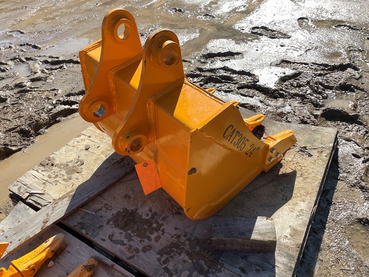 caterpillar-305-image-4