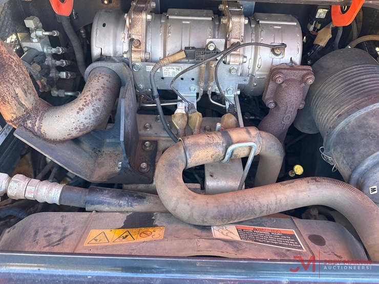 2017-kubota-svl75-2-image-12