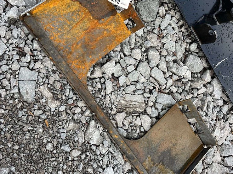 quick-attach-/-weldable-blank-plate-new-attachment-image-2