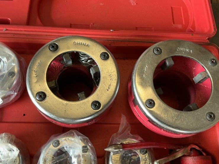 #102-•-pipe-threading-tools-image-8