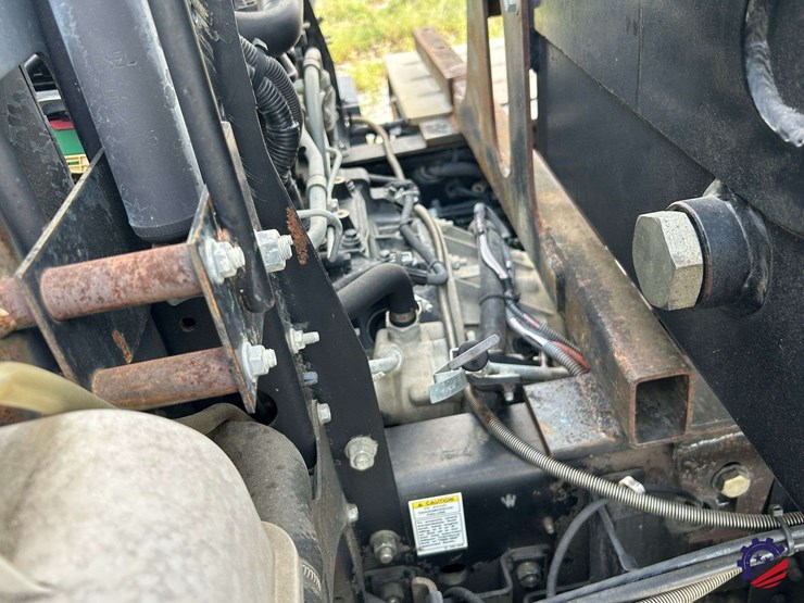 2013-ud-ud3300-s/a-garbage-truck-image-28