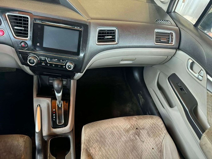 2015-honda-civic-4-door-sedan-(249,847-miles)-image-15