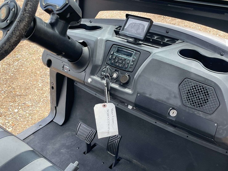 2023-bintelli-electric-6-seater-golf-cart-w/-on-board-charger-(38-miles-showing)-image-17