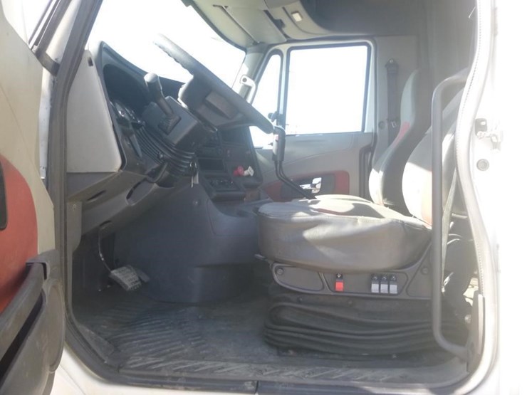 2012-international-prostar-image-11