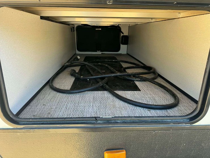 2021-radiance-28bh-bumper-pull-camper---bunks-image-28