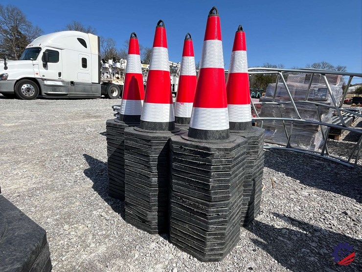 new-2025-sdlanch-lot-of-100-traffic-safety-cones-image-6