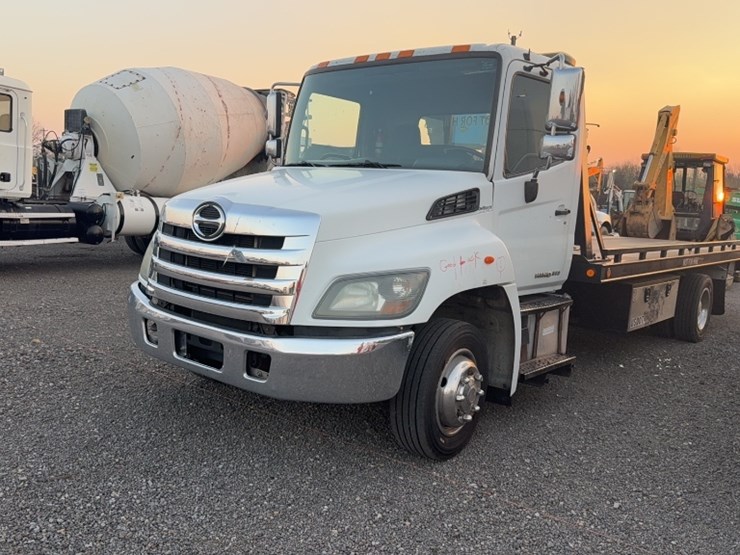 2016-hino-258-image-1