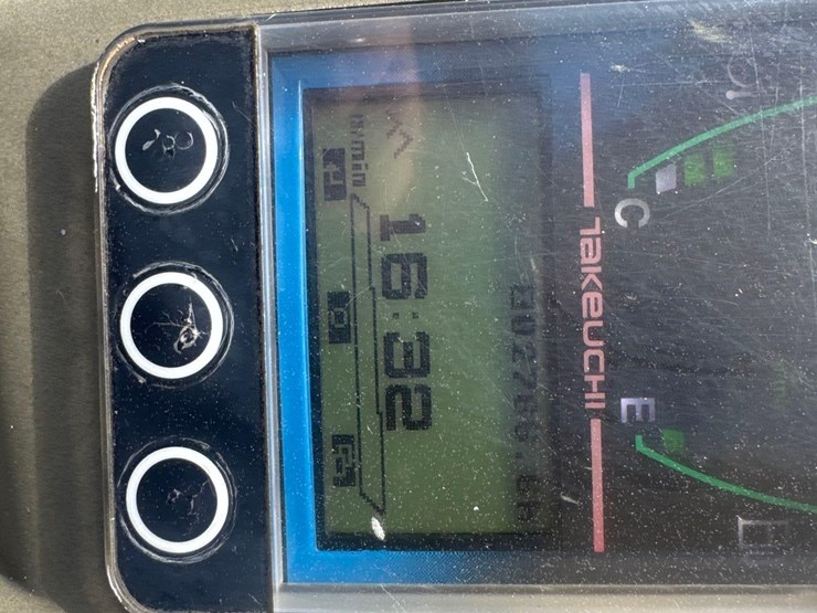 2017-takeuchi-tb240-image-20