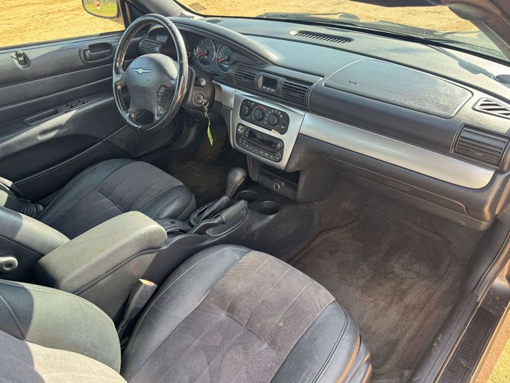 2005-chrysler-sebring-touring-convertible-coupe---87,039-miles-image-16