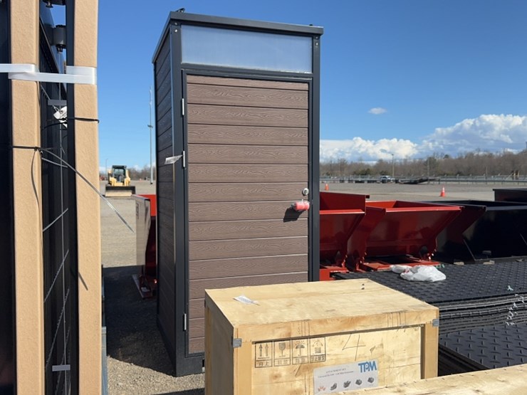 #1068-•-mobile-toilet-image-1