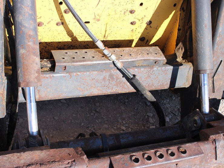 new-holland-ls190-image-15