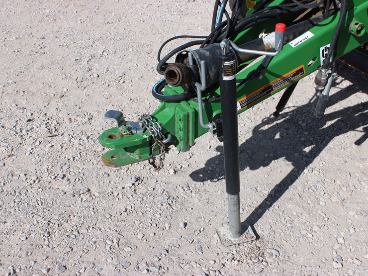 2022-john-deere-560r-image-13