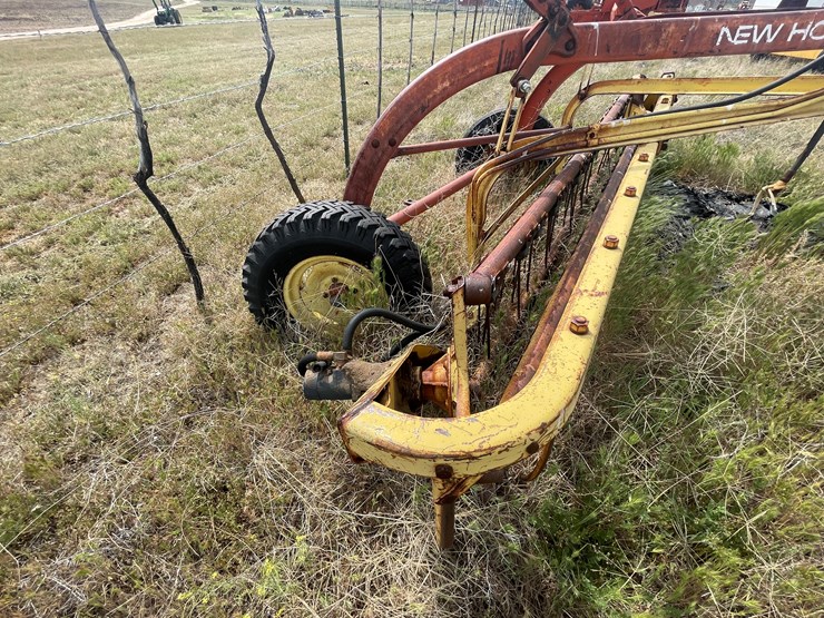 new-holland-260-image-8