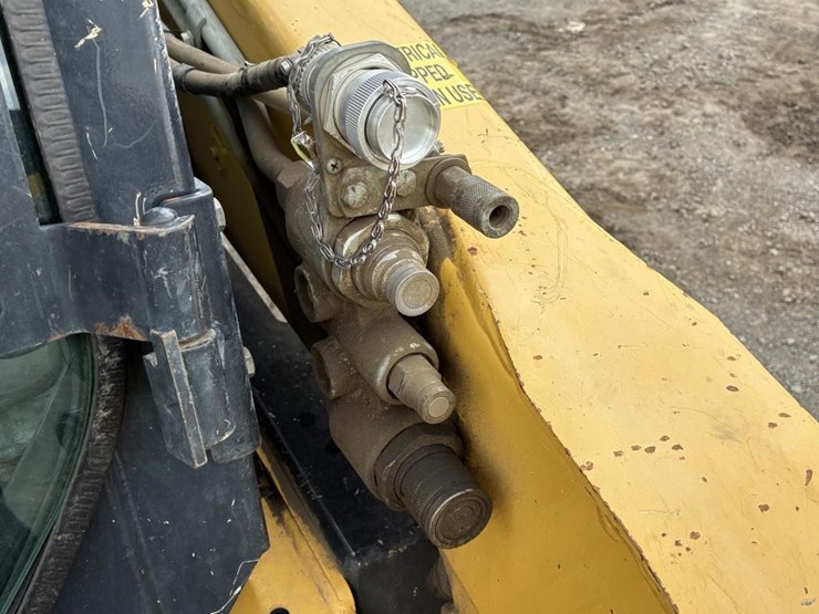 2018-yanmar-s220r-image-8