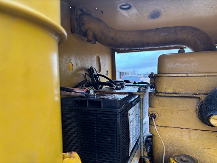 caterpillar-12-image-21