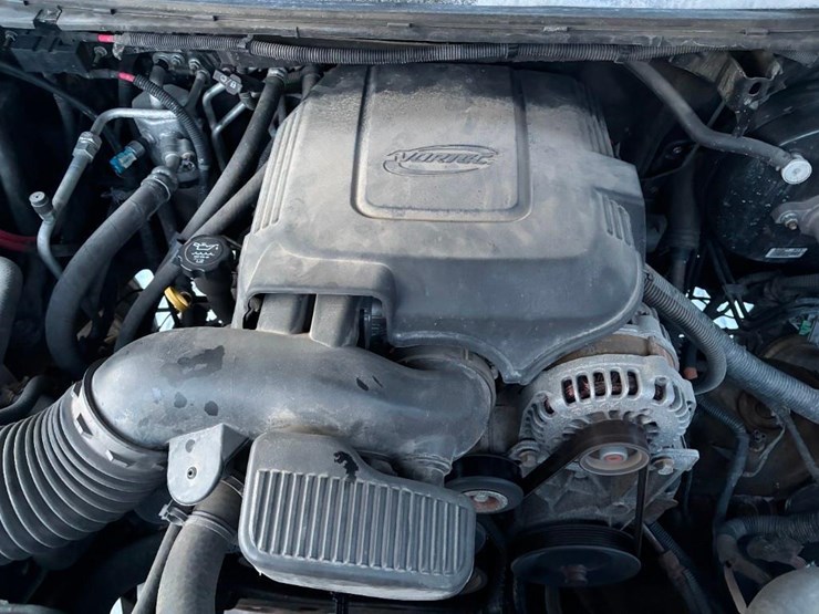 2009-chevrolet-suburban-image-38