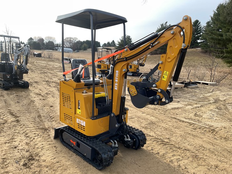 #1038-•-new-ats-rt15r-mini-excavator-image-3