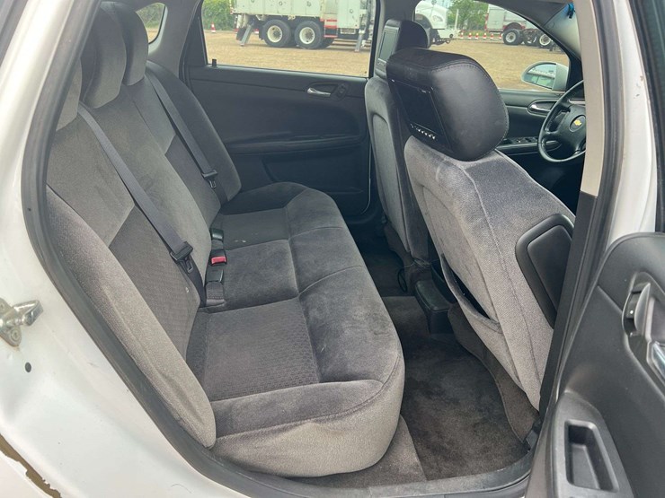 2011-chevrolet-impala-lt-4-door-sedan-(206,126-miles)-image-18