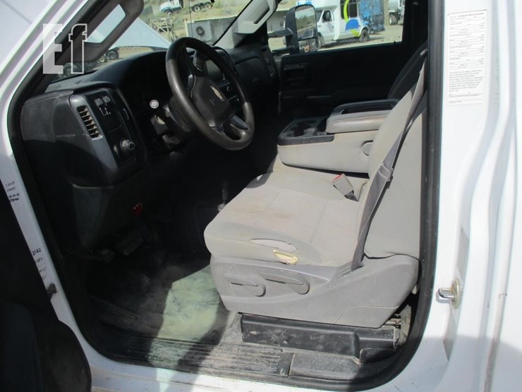 2017-chevrolet-3500hd-image-7