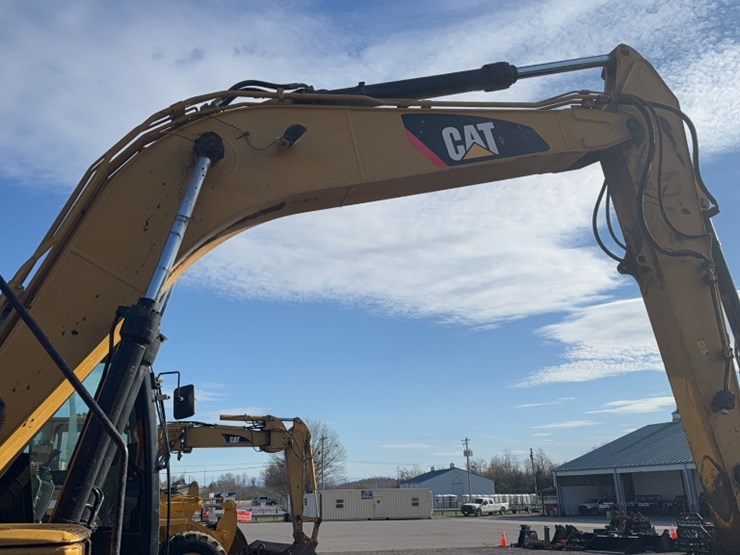 caterpillar-318fl-image-4