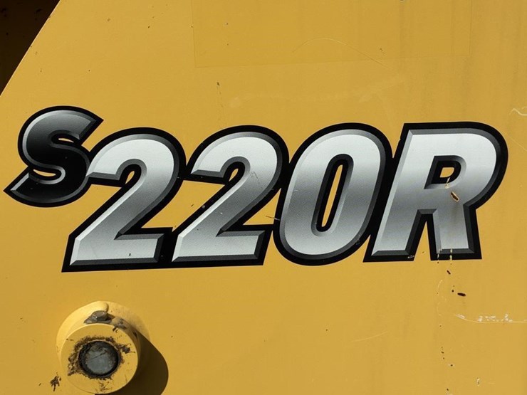 2018-yanmar-s220r-image-11