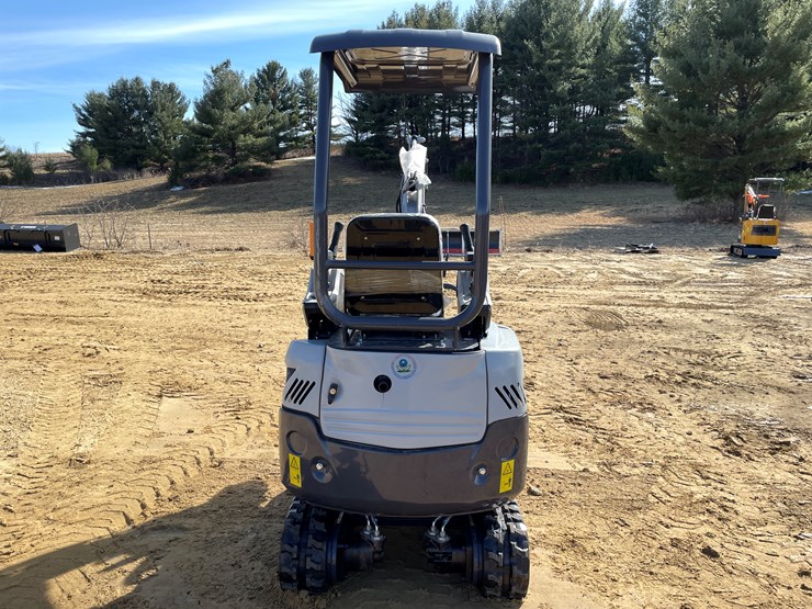 #1031-•-new-ats-me18-mini-excavator-image-6