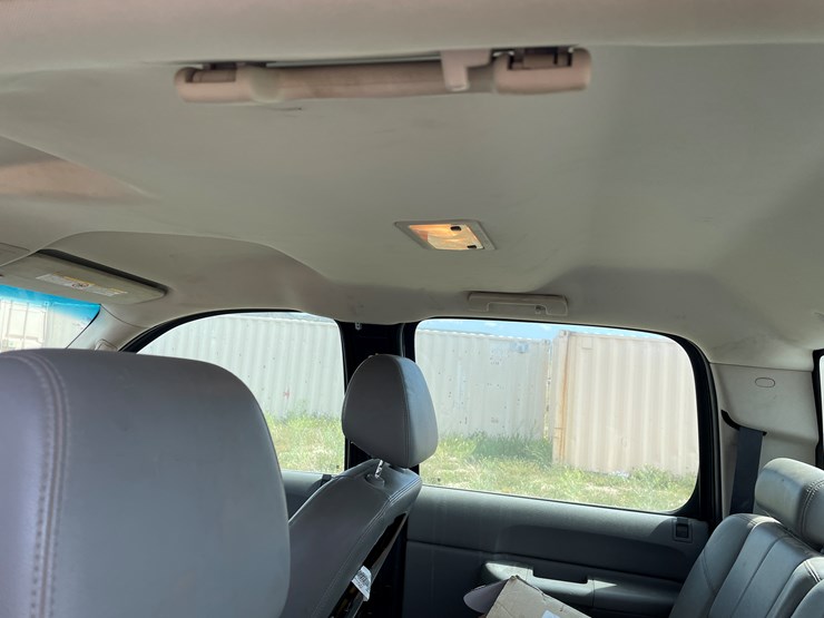 2009-chevrolet-2500-image-47