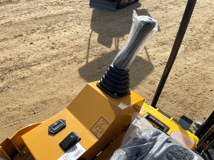 #1035-•-new-ats-rt15r-mini-excavator-image-14