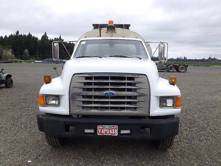 1995-ford-f800-image-2