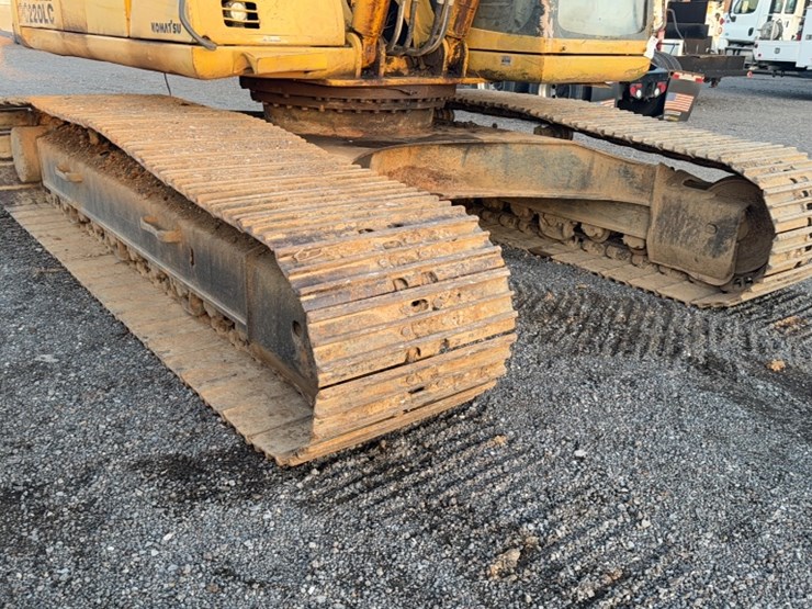 komatsu-pc220-lc-image-6