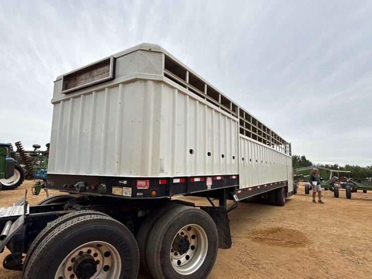 2016-neville-trailer-image-2