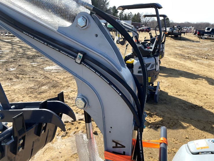 #1032-•-new-ats-me18-mini-excavator-image-32