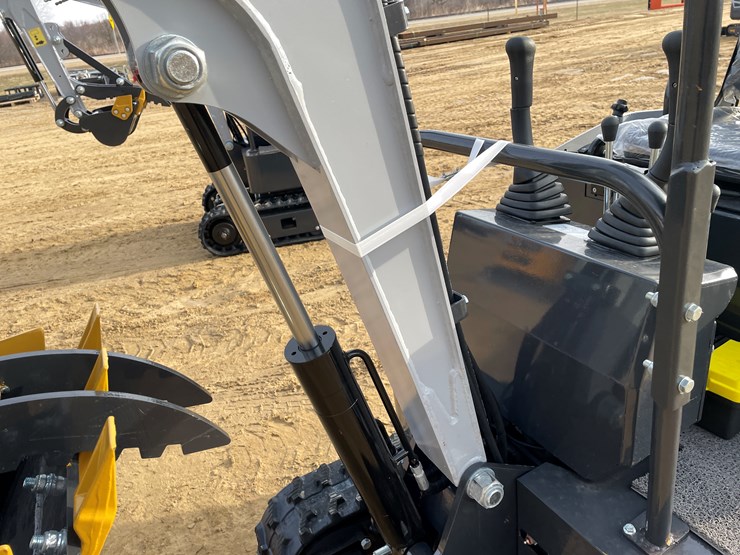 #1043-•-new-ats-d12d-mini-excavator-image-30