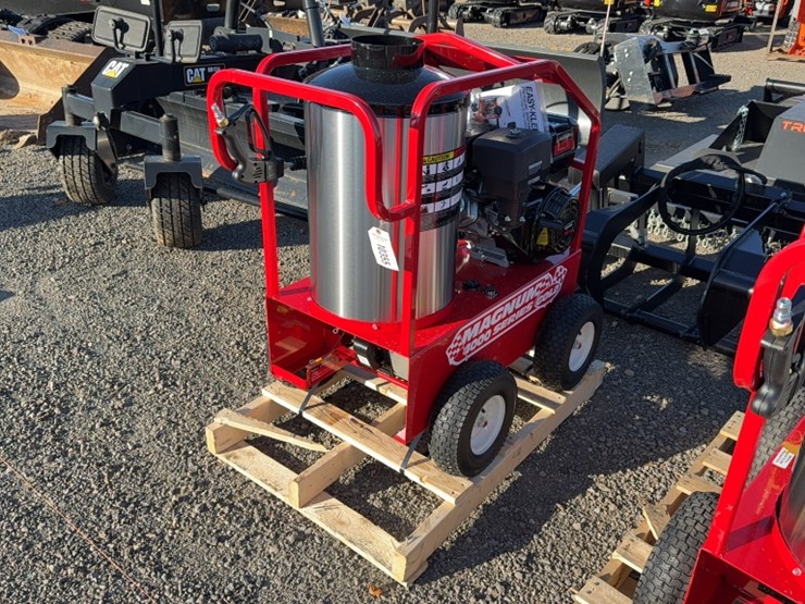 #2069-•-magnum-4000-portable-pressure-washer-image-1