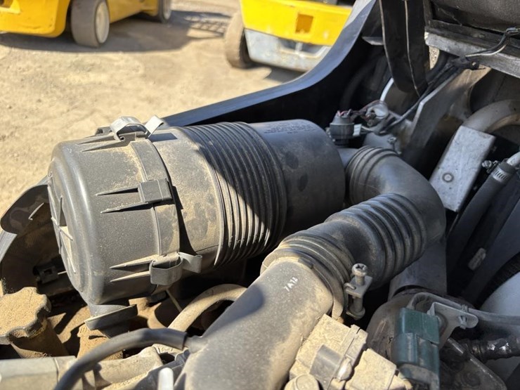 2007-nissan-mcp1f2a25lv-image-33