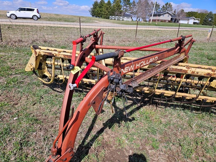 new-holland-258-image-10