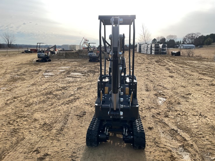 #1044-•-new-ats-d12d-mini-excavator-image-2