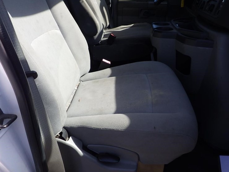 2013-ford-cargo-image-20