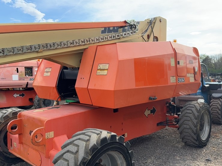 2014-jlg-800s-image-19