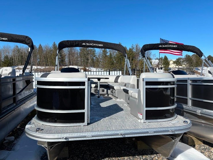 2025-g3-suncatcher-select-18c-pontoon-image-2