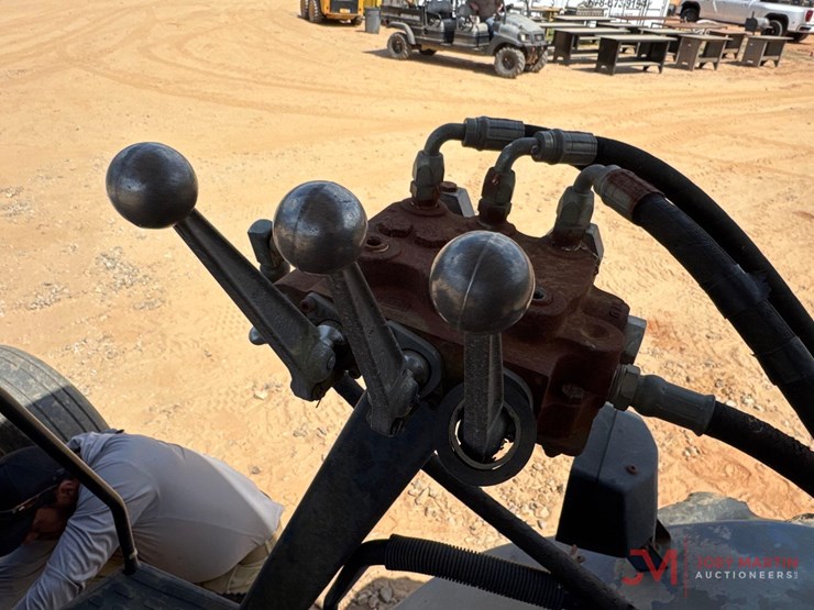 new-holland-tl90-image-19