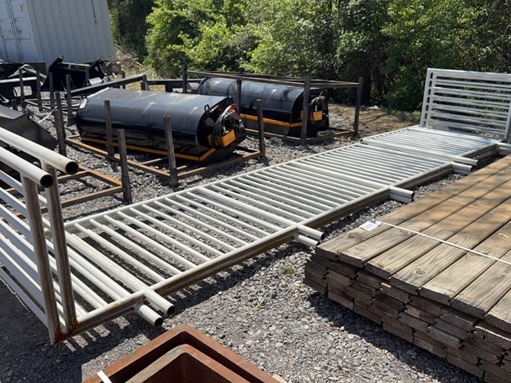 #6089-•-pallet-of-hand-rail-image-1