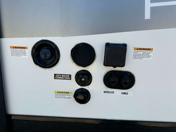 2021-radiance-28bh-bumper-pull-camper---bunks-image-33