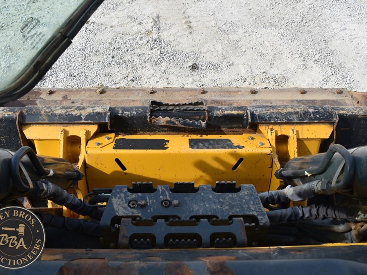 2023-deere-333g-image-50