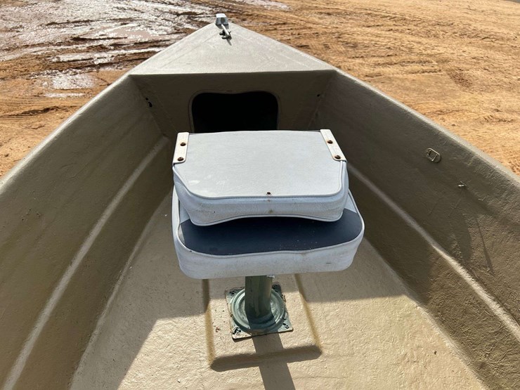 14'-fiberglass-jon-boat-w/honda-25hp-4-stroke-outboard-motor-&-trailer-image-11