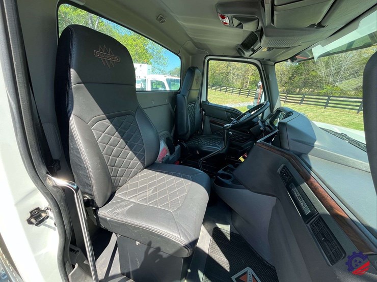 2024-international-hx520-image-77