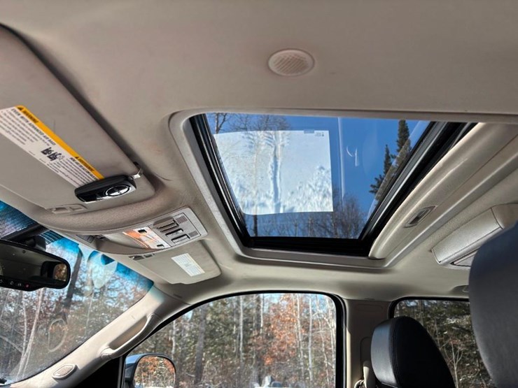 2009-chevrolet-suburban-image-26