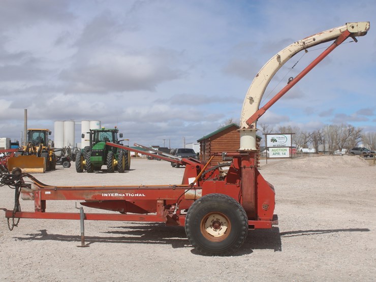 international-830-image-10